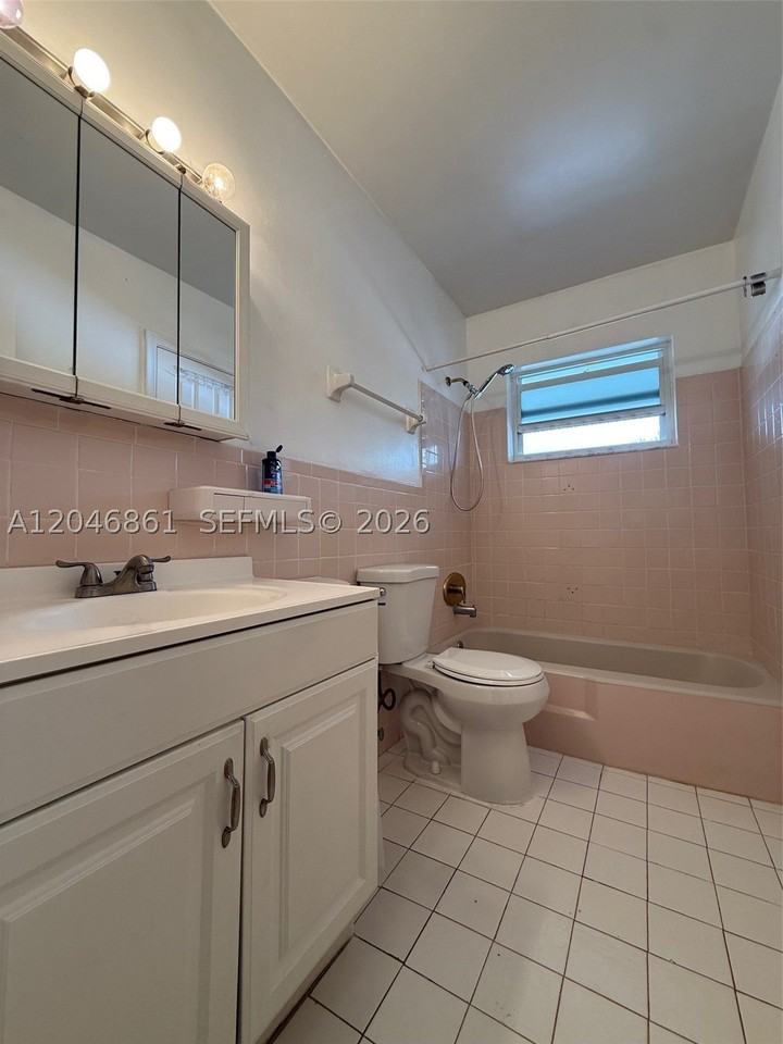 3300 Ne 10th Ter #53 - Photo 6 of 12