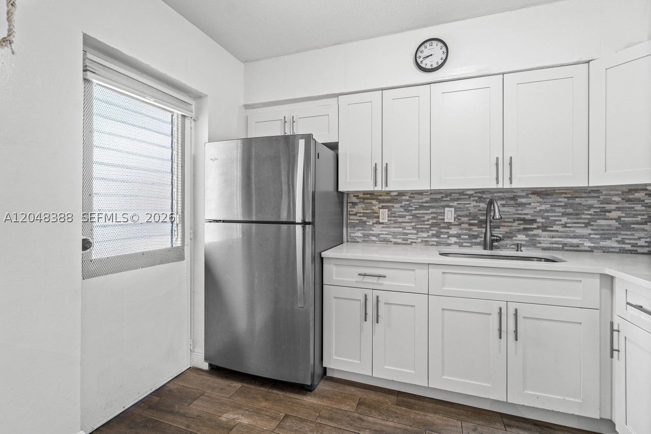 260 Nw 19th St #26 - Photo 3 of 11