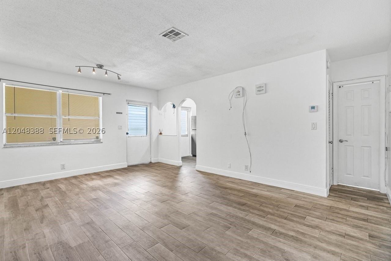 260 Nw 19th St #26 - Photo 6 of 11
