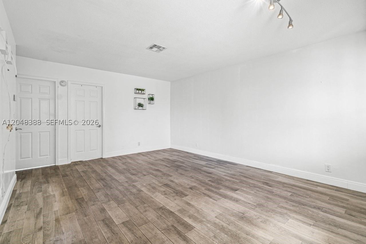 260 Nw 19th St #26 - Photo 7 of 11