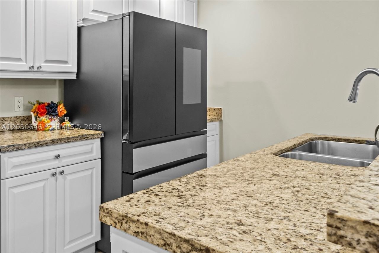 6885 Nw 75th Pl #6885 - Photo 6 of 45