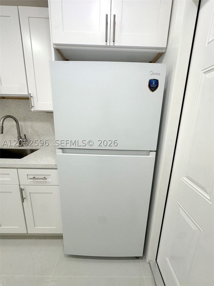 417 Nw 7th Ter #2 - Photo 7 of 12