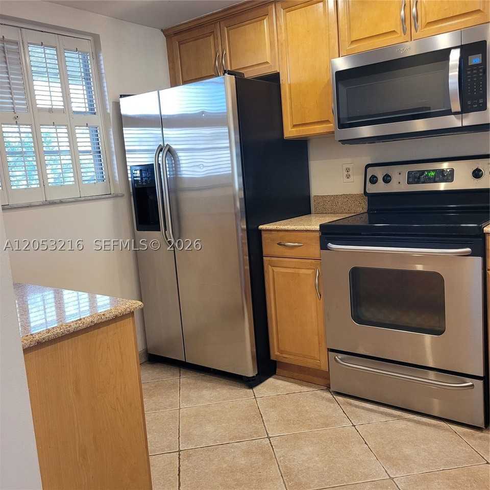 1811 Sabal Palm Dr #306 - Photo 5 of 9