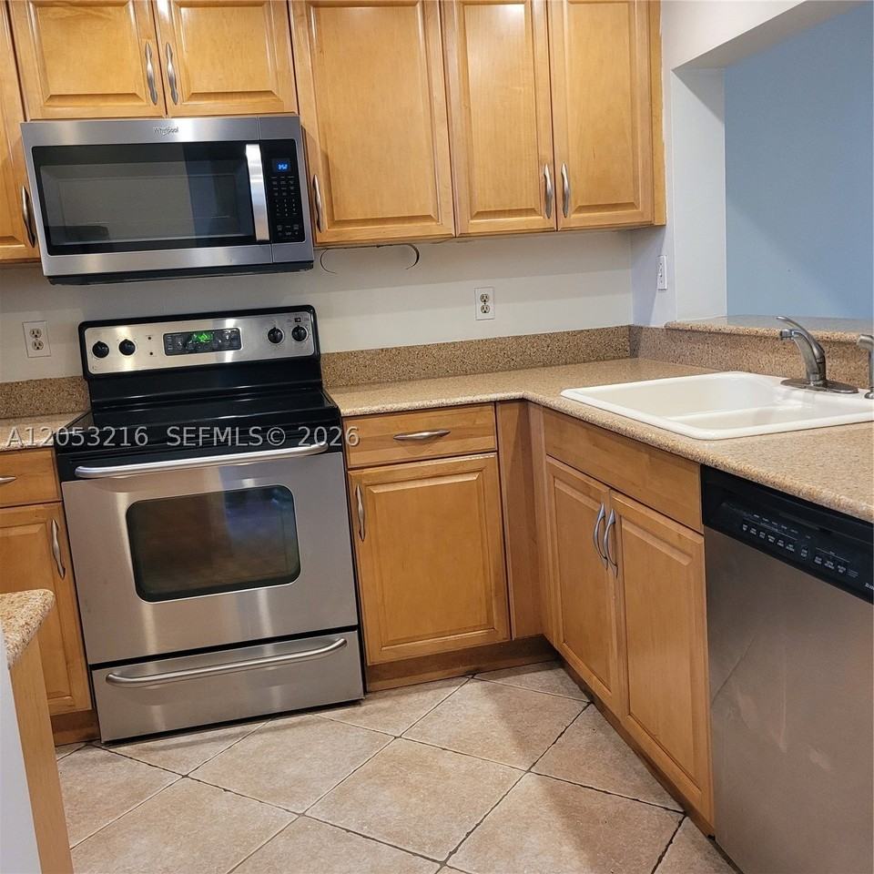 1811 Sabal Palm Dr #306 - Photo 6 of 9