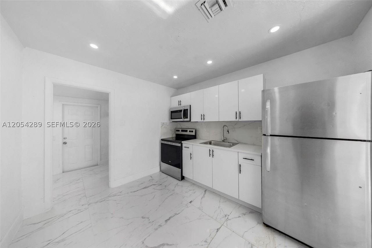 2468 Nw 21st St #2 - Photo 5 of 22