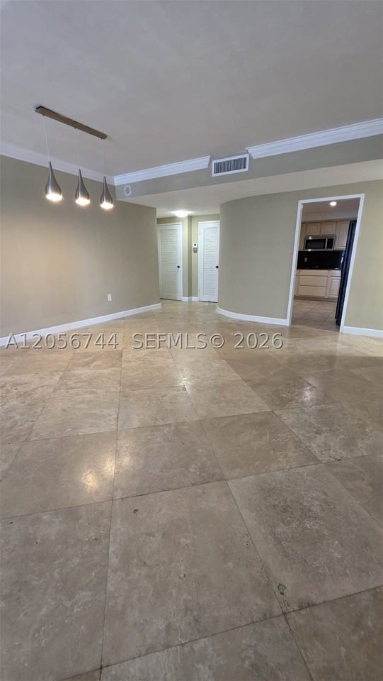 5825 Collins Ave #9C - Photo 6 of 50