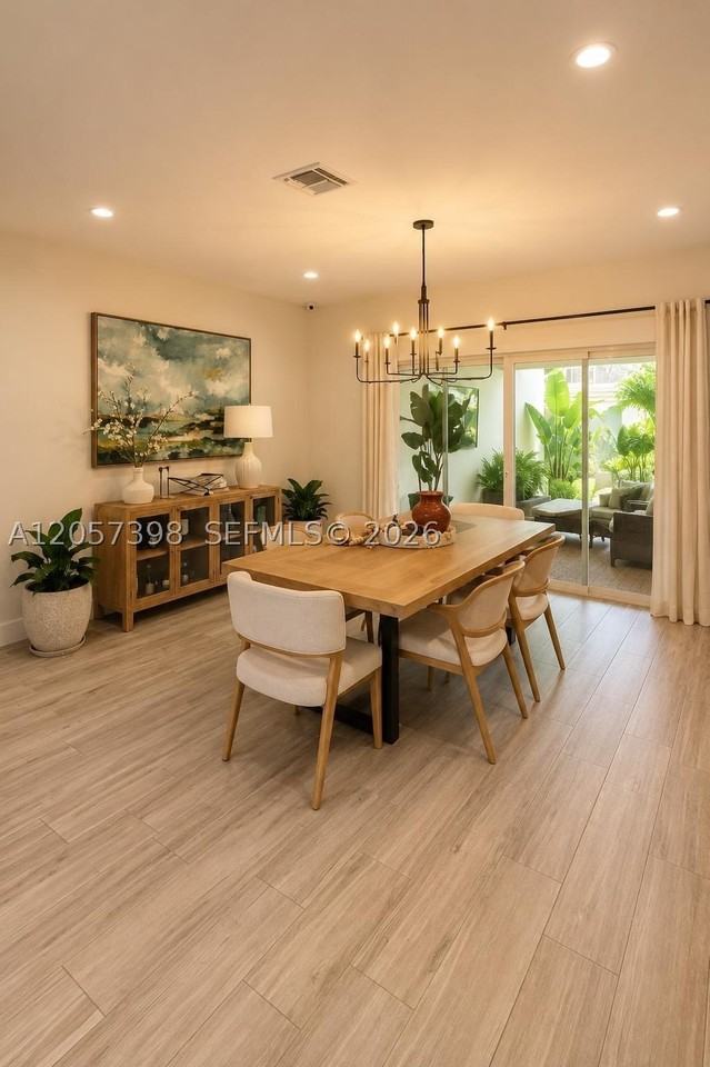 6958 Park St - Photo 4 of 18