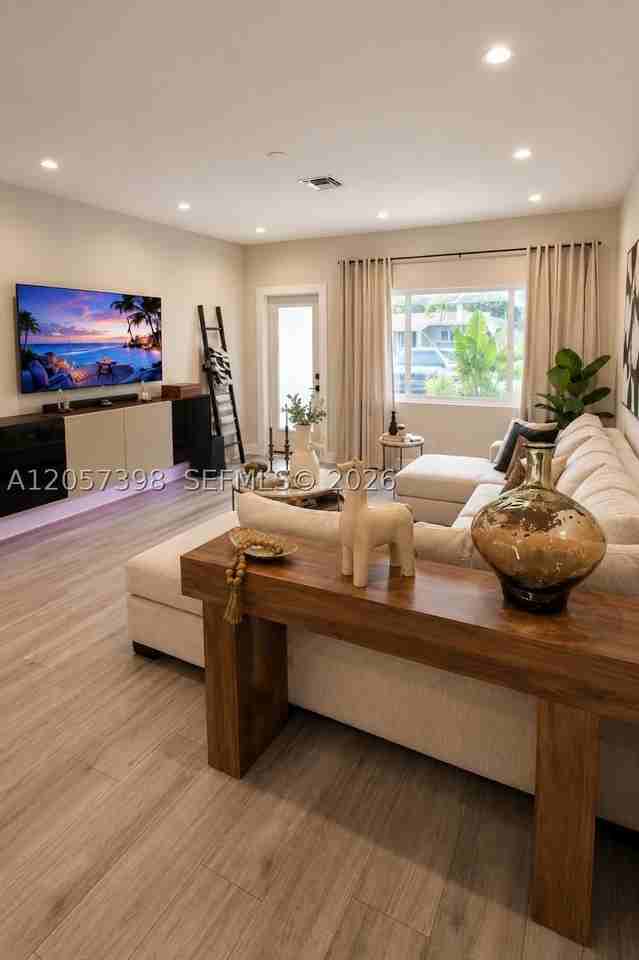 6958 Park St - Photo 6 of 18