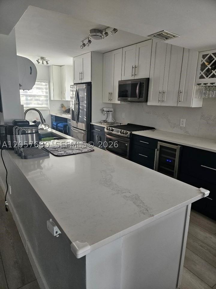 1101 Sw 128th Ter #301C - Photo 5 of 7