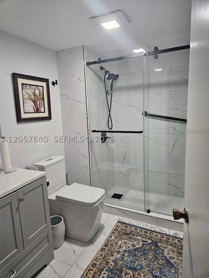 1101 Sw 128th Ter #301C - Photo 6 of 7