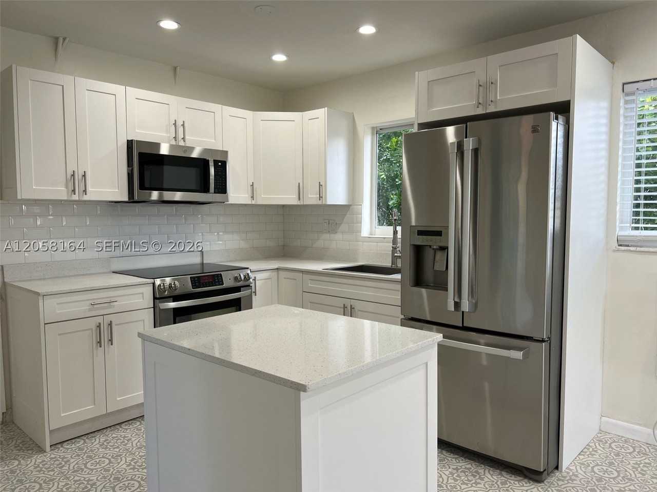 1120 Ne 81st St #1 - Photo 5 of 21