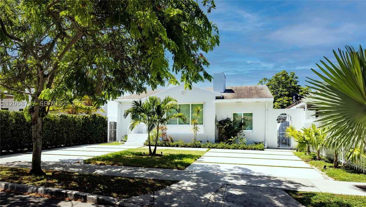 1950 Sw 13th St - Photo 2 of 38