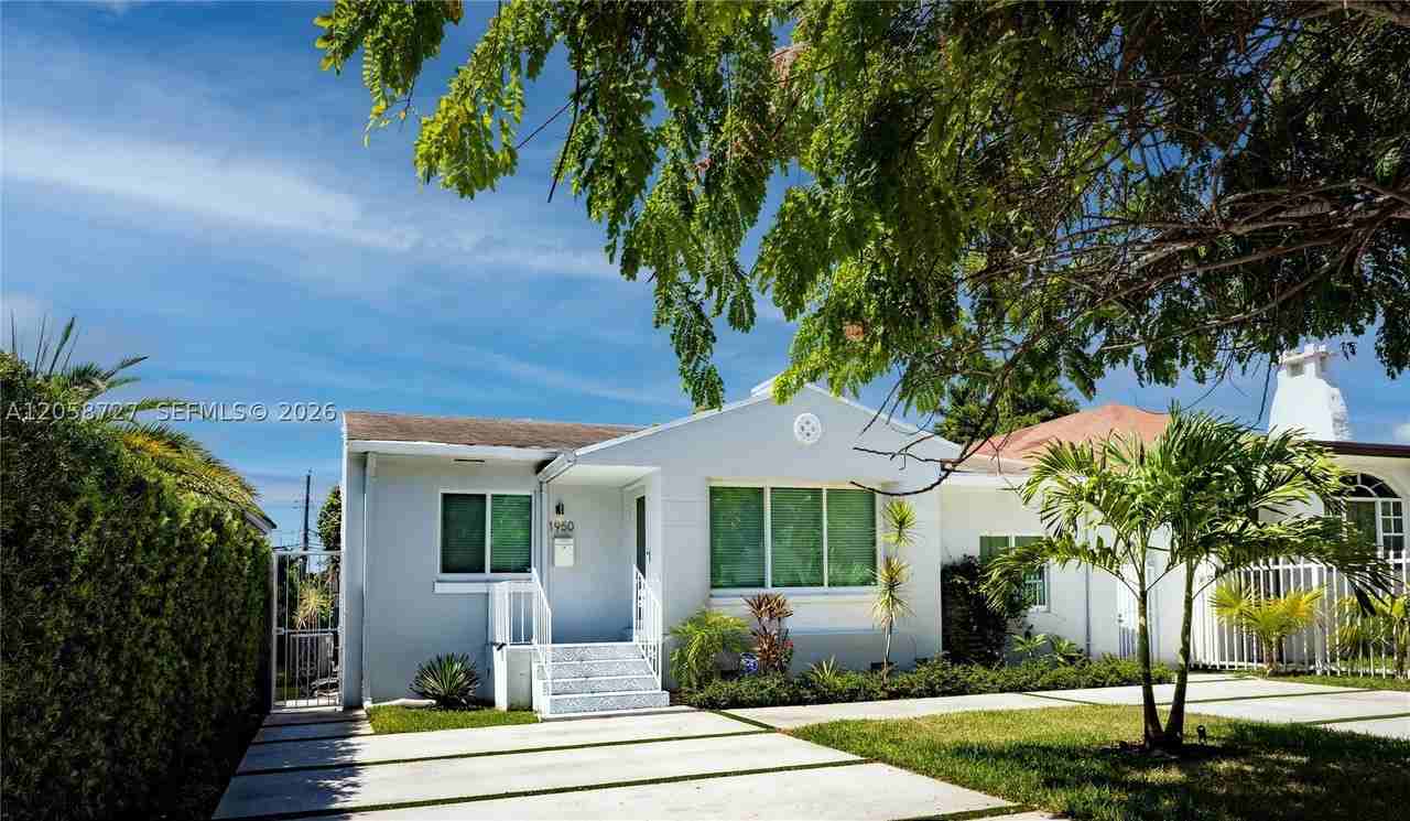 1950 Sw 13th St - Photo 3 of 38