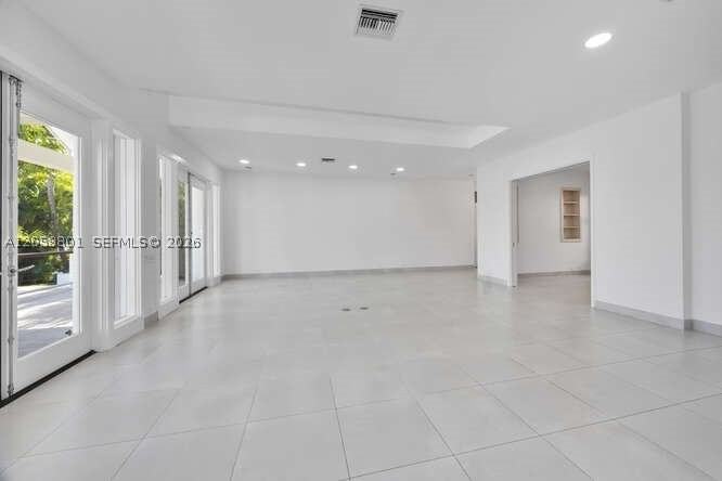 621 N Mashta Dr - Photo 6 of 34