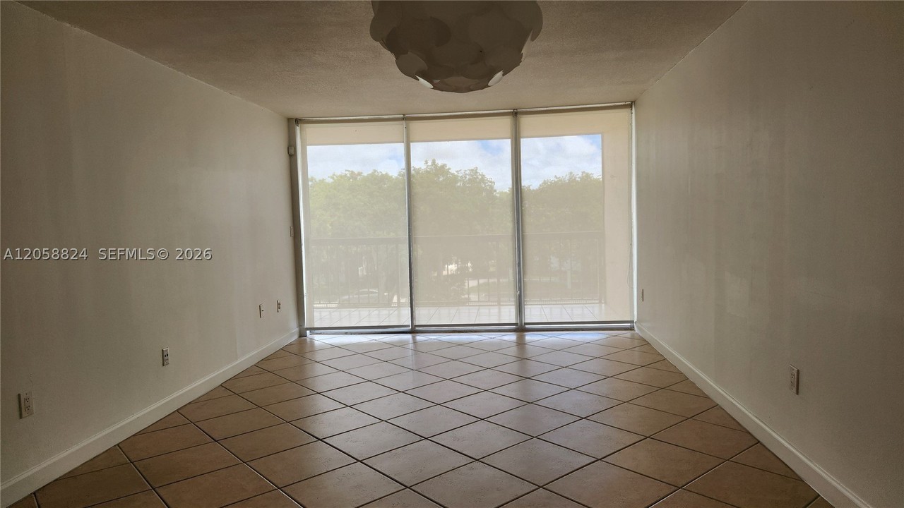 10985 Sw 107th St #304 - Photo 4 of 22