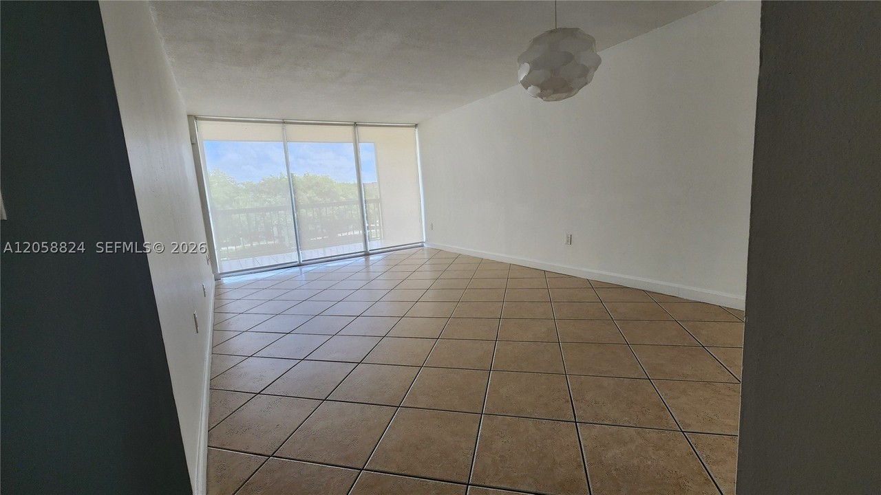 10985 Sw 107th St #304 - Photo 5 of 22