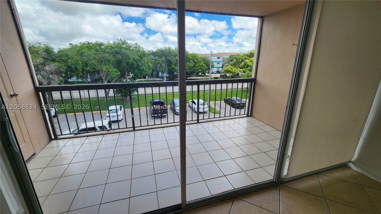 10985 Sw 107th St #304 - Photo 6 of 22