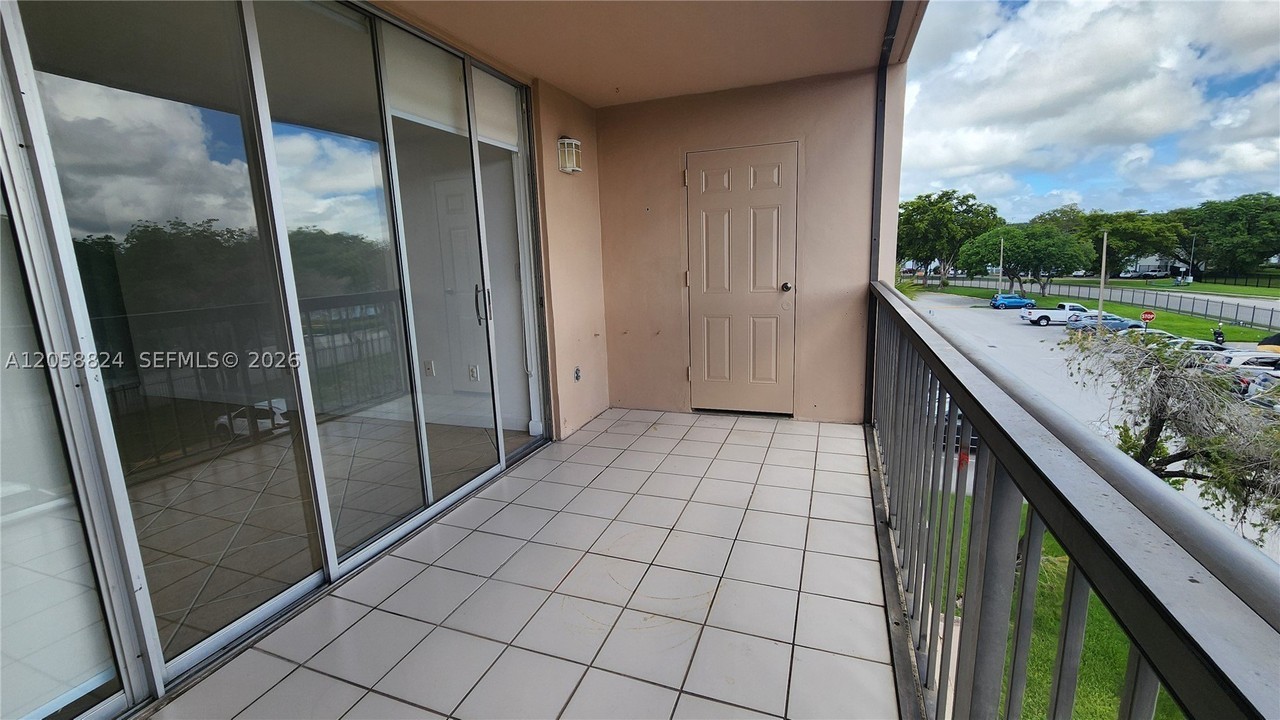 10985 Sw 107th St #304 - Photo 7 of 22