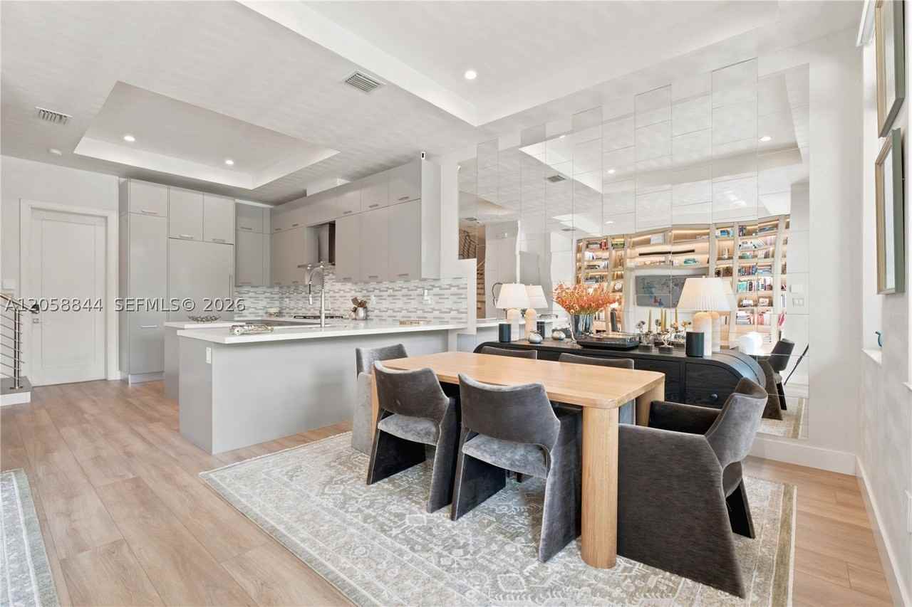 5080 Nw 84th Ave - Photo 7 of 15