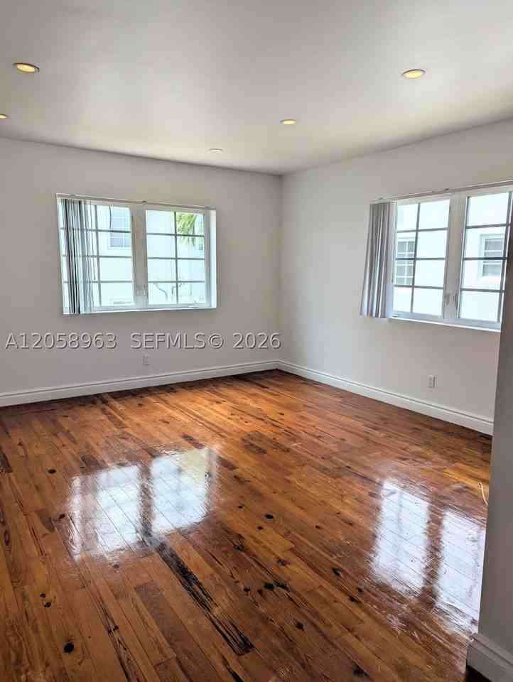 1920 Michigan Ave #4 - Photo 2 of 14
