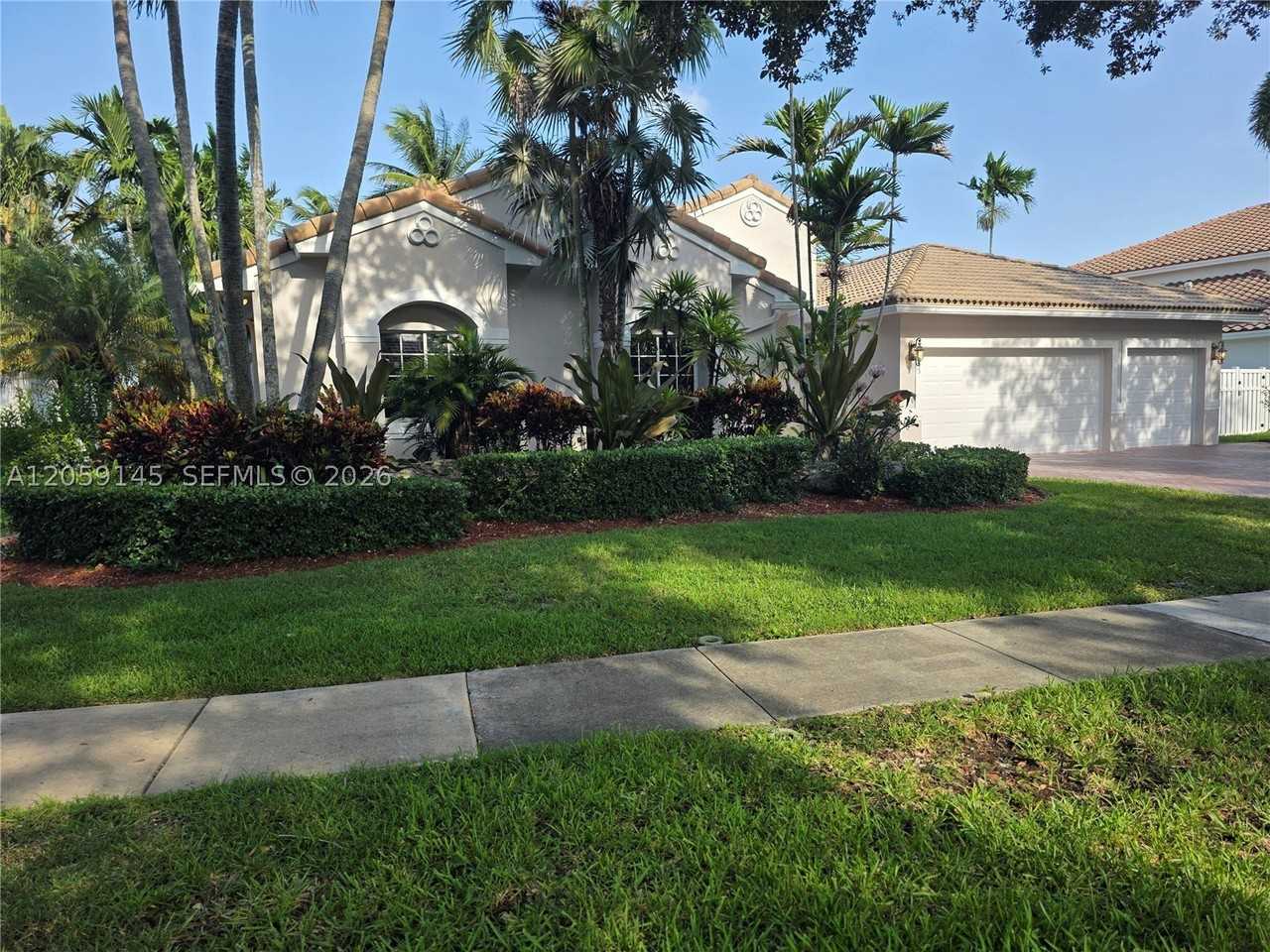 4045 Sw 151st Ter - Photo 2 of 42