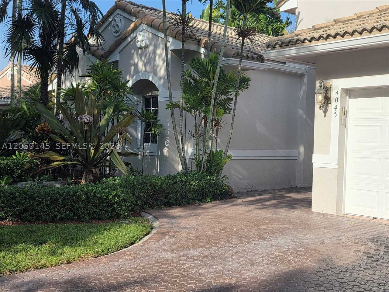 4045 Sw 151st Ter - Photo 6 of 42