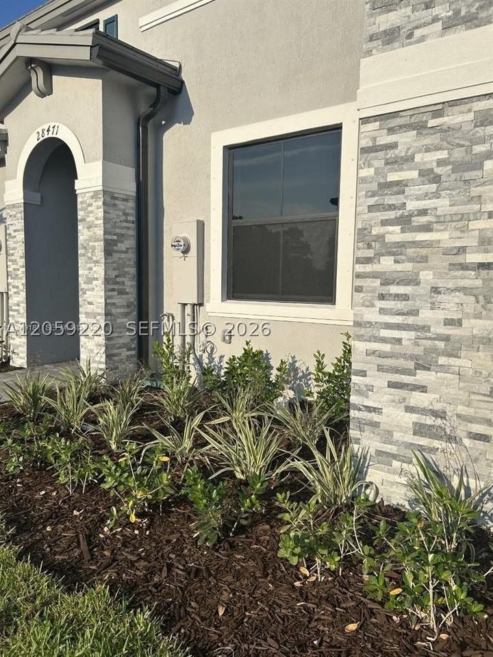 28481 Sw 132nd Ct - Photo 4 of 20