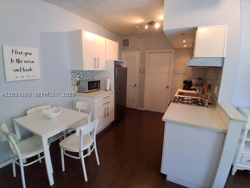 1555 Pennsylvania Ave #203 - Photo 4 of 17
