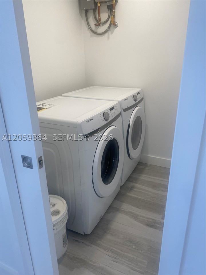 613 Ne 26th Ave #613 - Photo 7 of 25