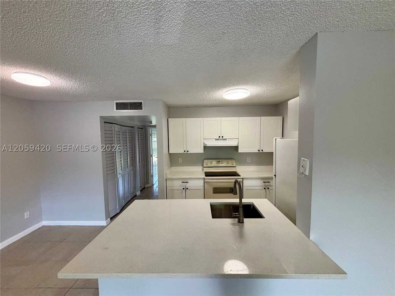 1822 Meadows Cir W #1822 - Photo 4 of 22
