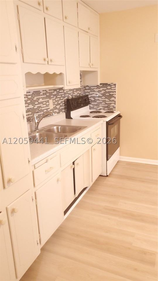 619 N D St - Photo 2 of 14