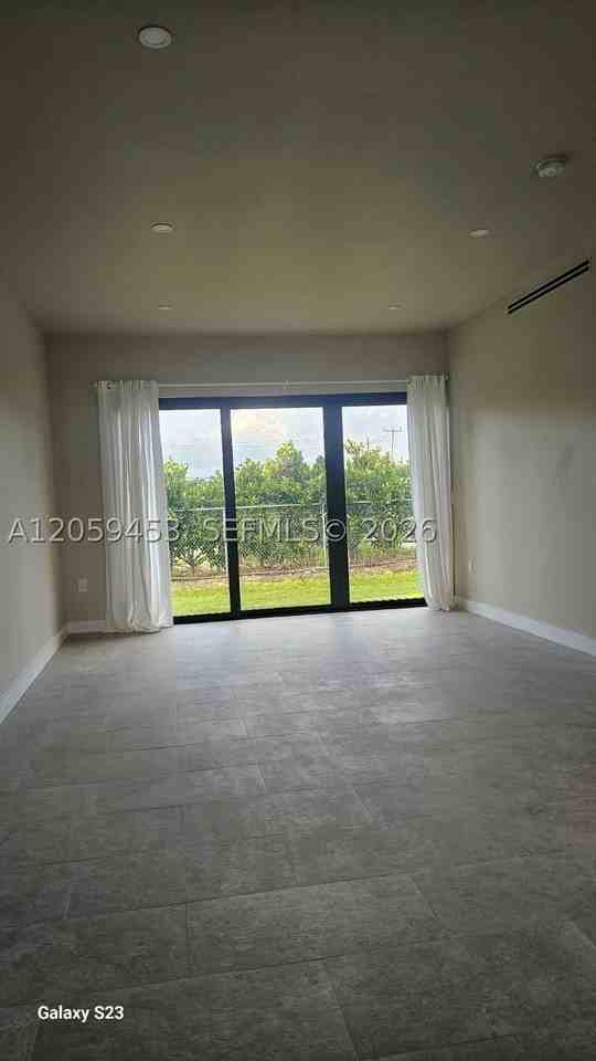 21263 Sw 234th St #2 - Photo 5 of 16