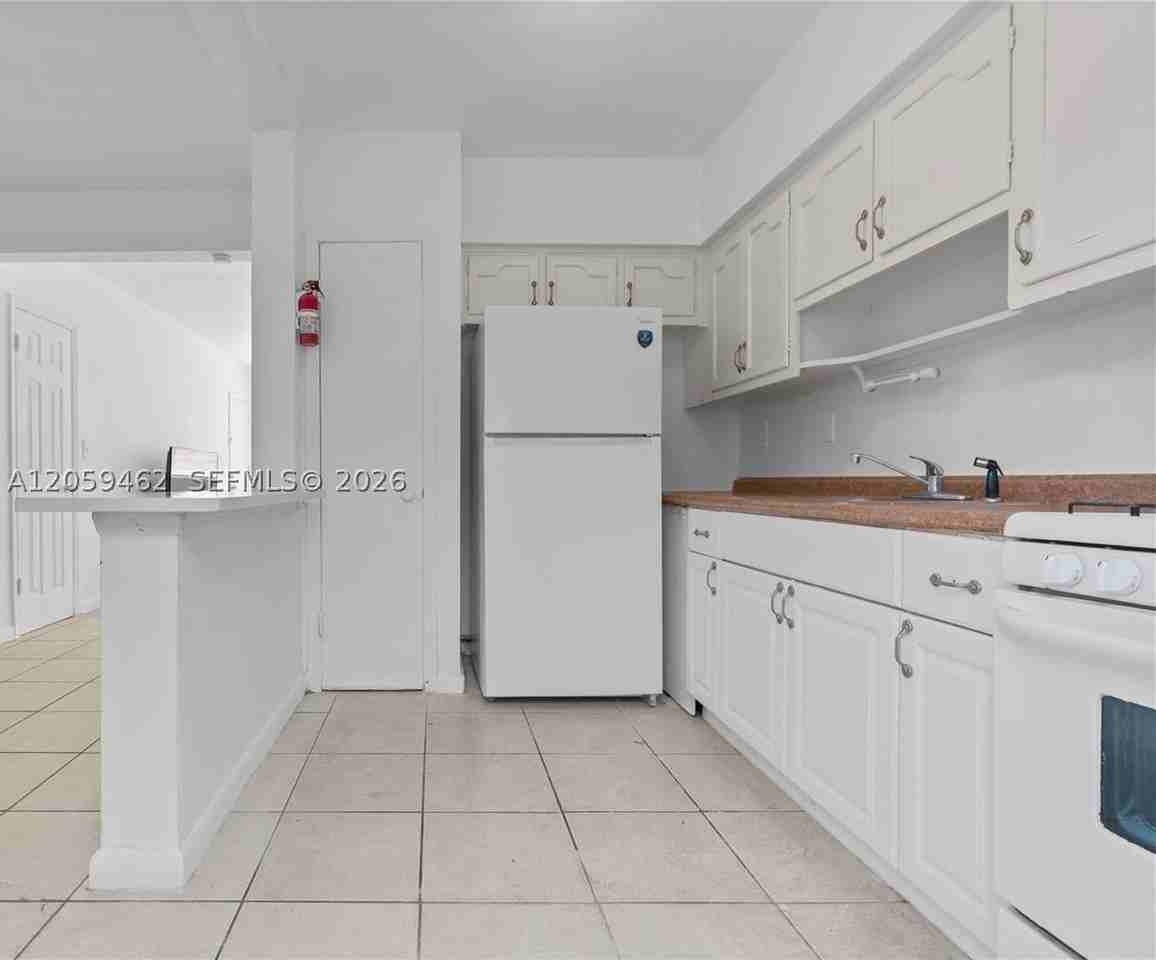 744 85th St #3 - Photo 4 of 40
