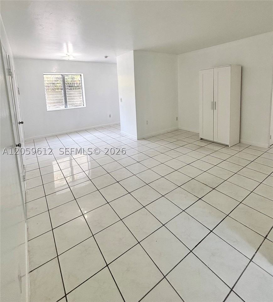 31 Navarre Ave #9 - Photo 3 of 7