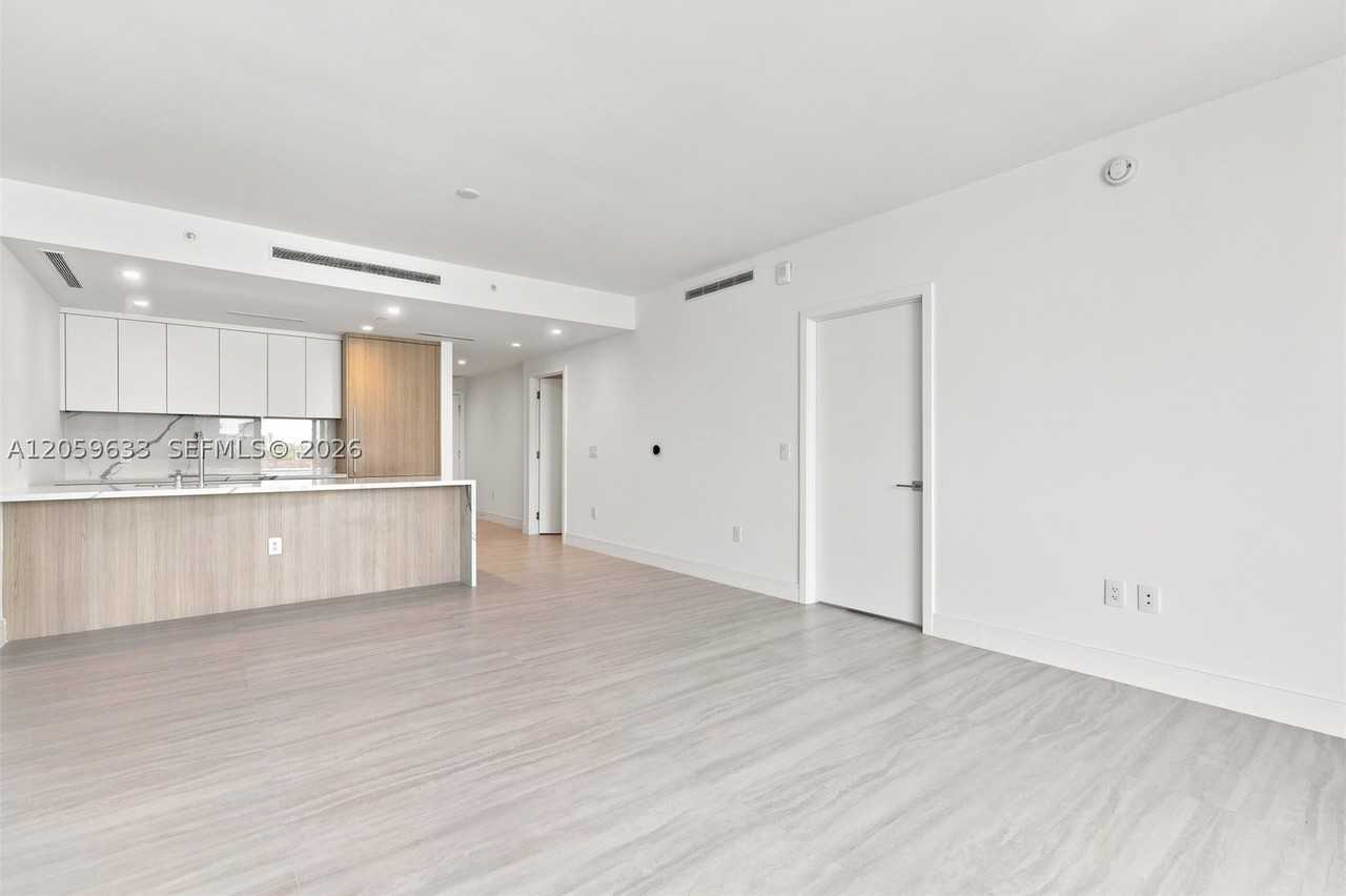 Laguna Cir #209 - Photo 6 of 38
