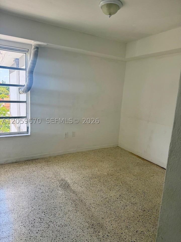 1736 Sw 19th St #404 - Photo 6 of 18