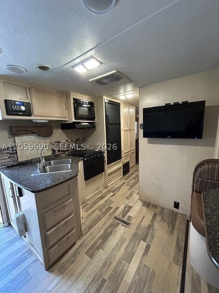 4360 Sw 22nd Ct #B - Photo 2 of 5