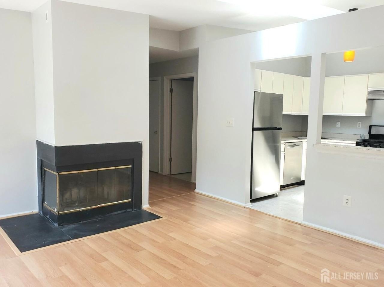 133 Rachel Ct - Photo 4 of 14