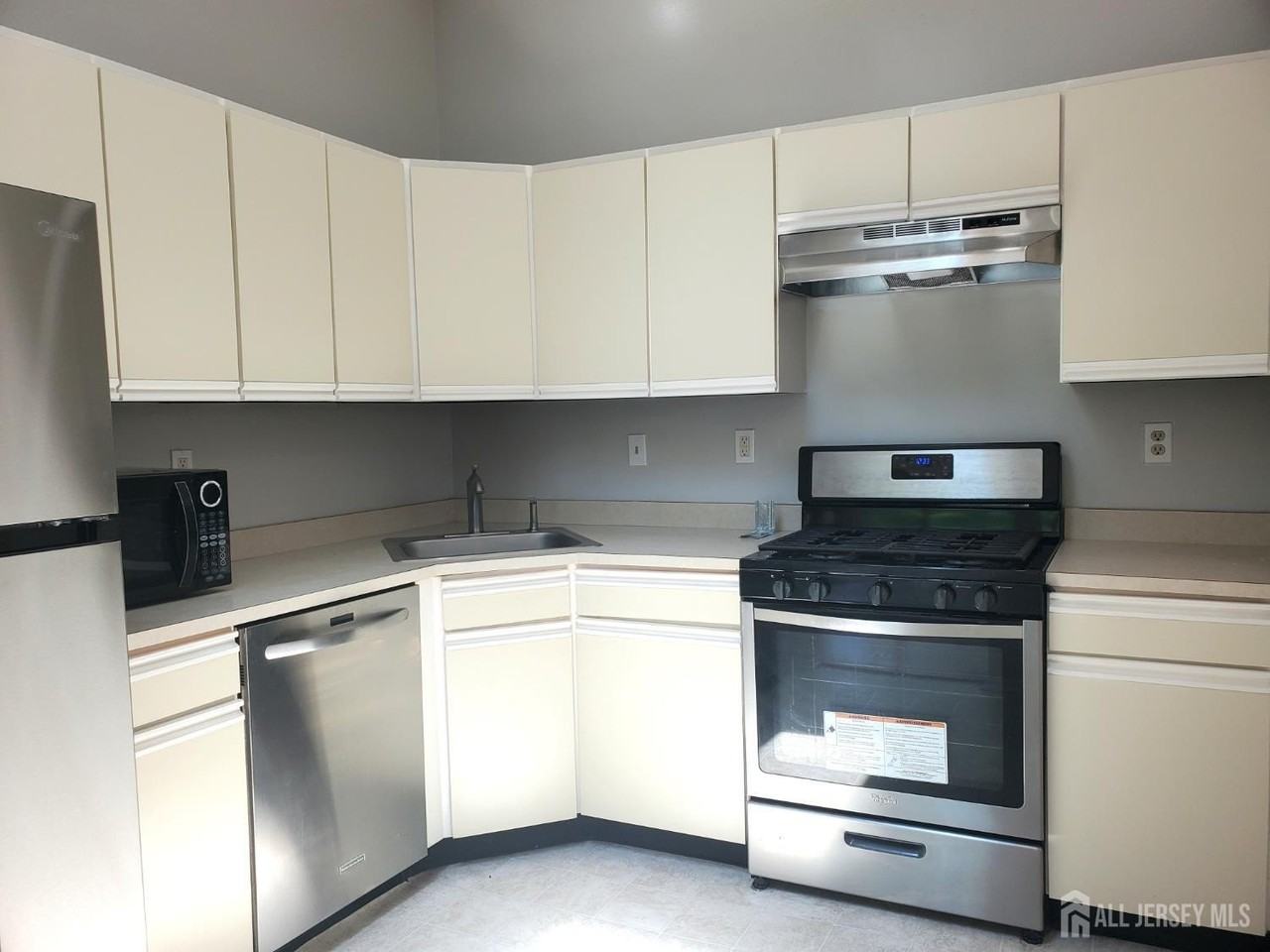 133 Rachel Ct - Photo 6 of 14