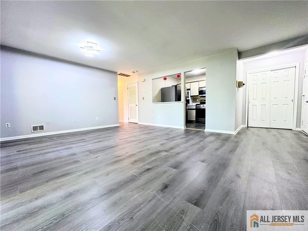 1211 Woodhaven Dr #1211 - Photo 4 of 16
