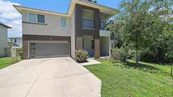 featured image of 2587 Temple St