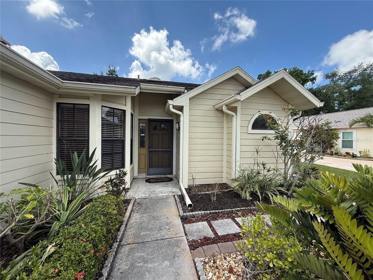 5025 82nd Way E - Photo 4 of 20