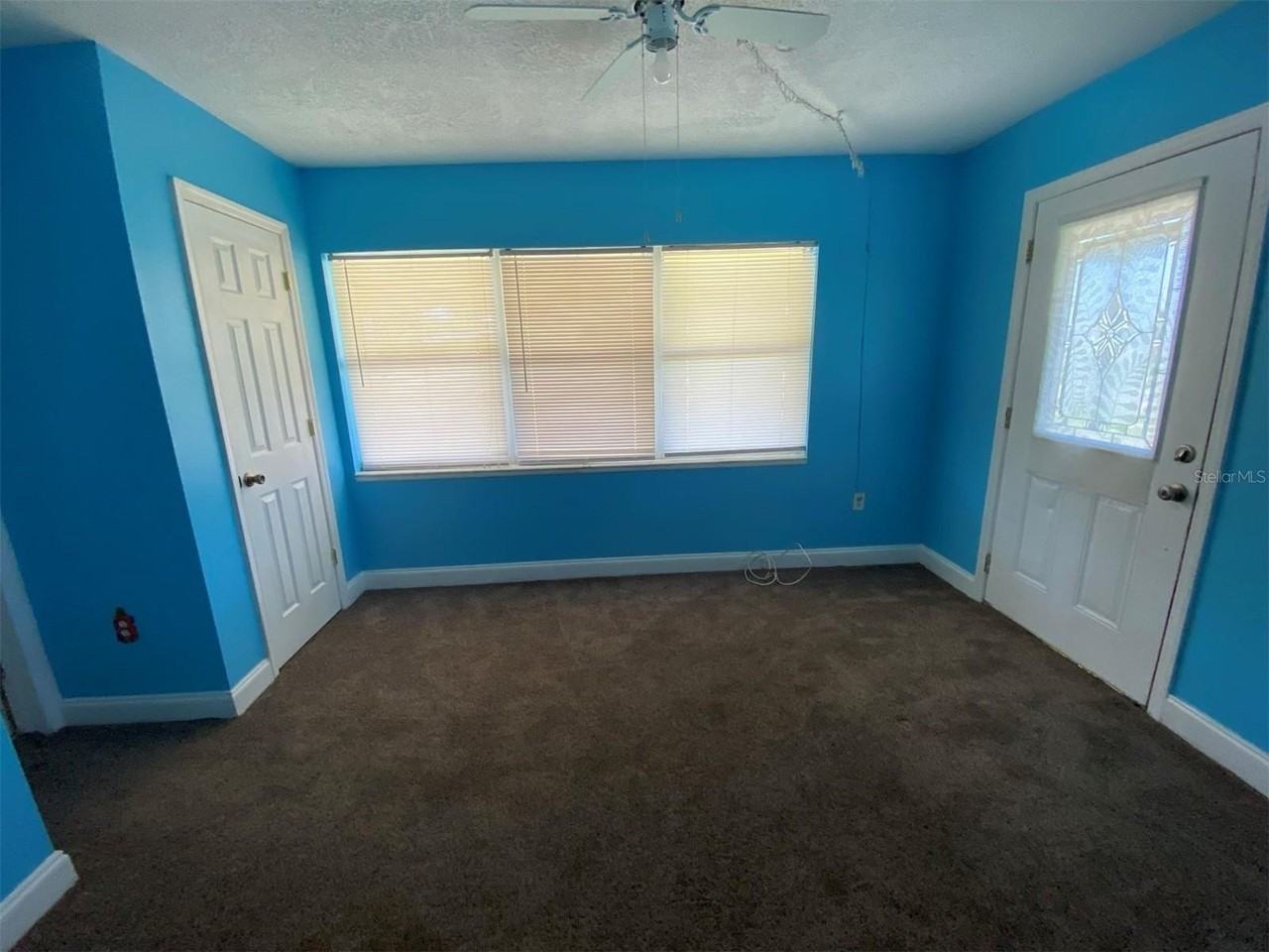 22017 Beverly Ave - Photo 6 of 12