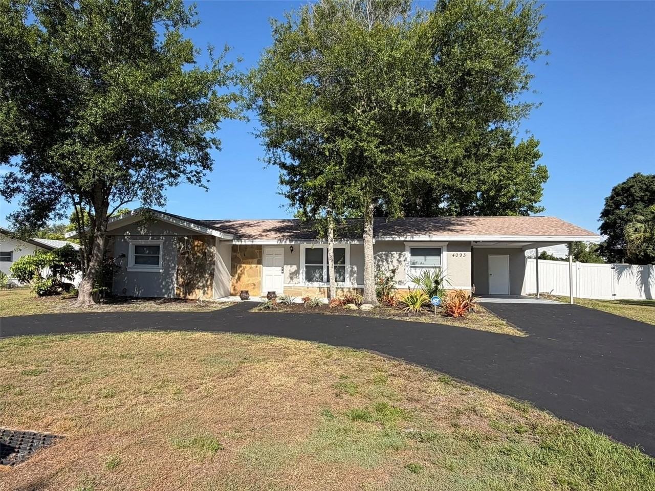 4093 Drance St - Photo 2 of 42