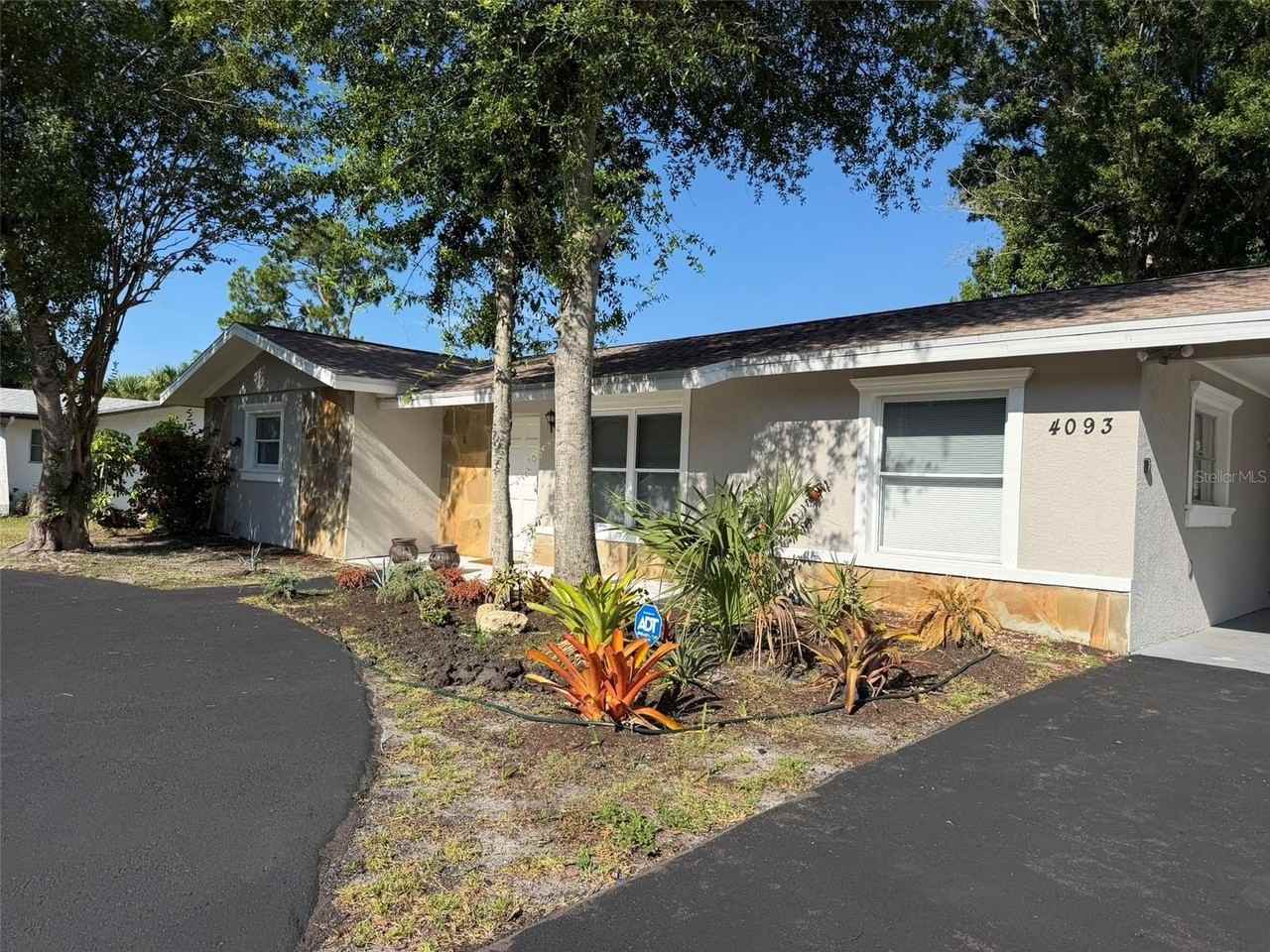 4093 Drance St - Photo 3 of 42