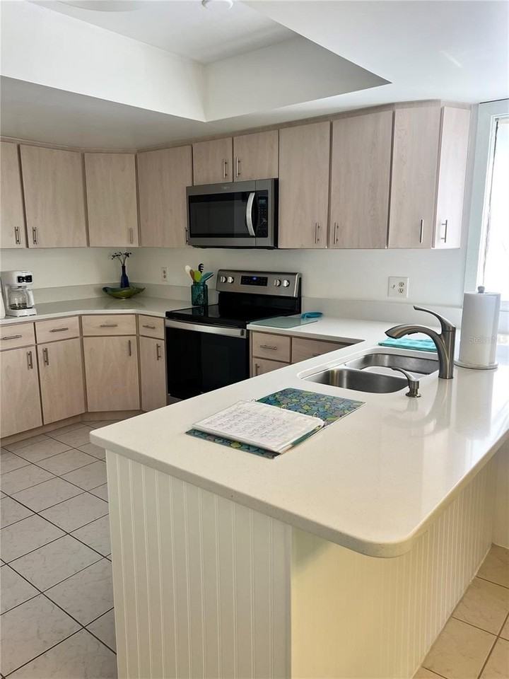 10 Oakmont Ct #10 - Photo 7 of 19