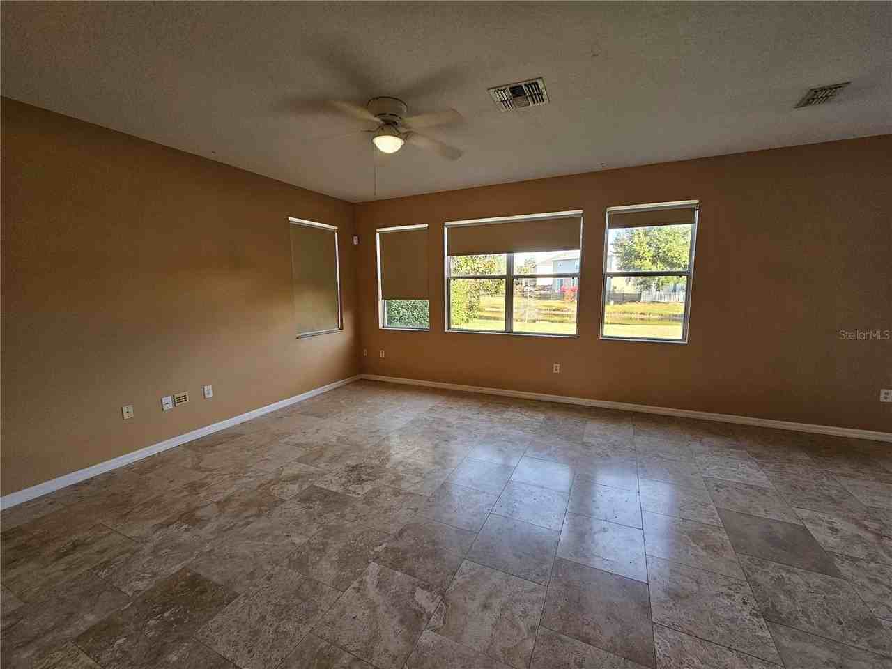 1881 Strathmore Cir - Photo 3 of 16