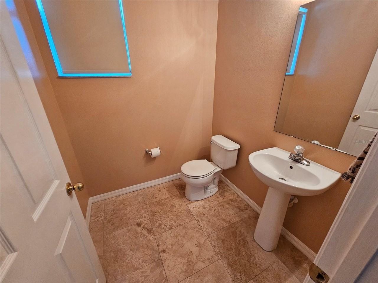 1881 Strathmore Cir - Photo 7 of 16