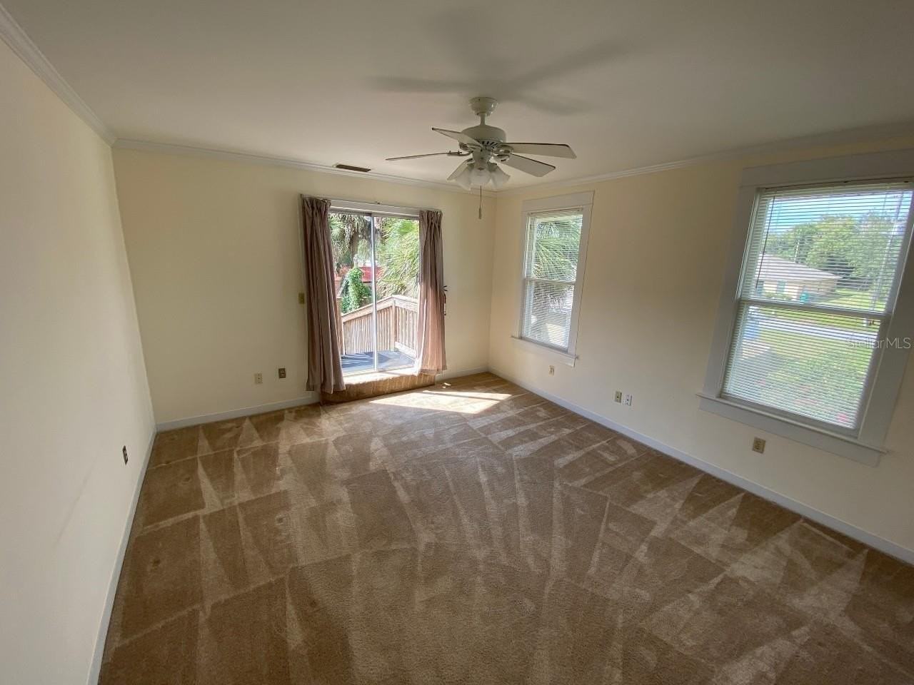 902 S Grove St #2 - Photo 4 of 11