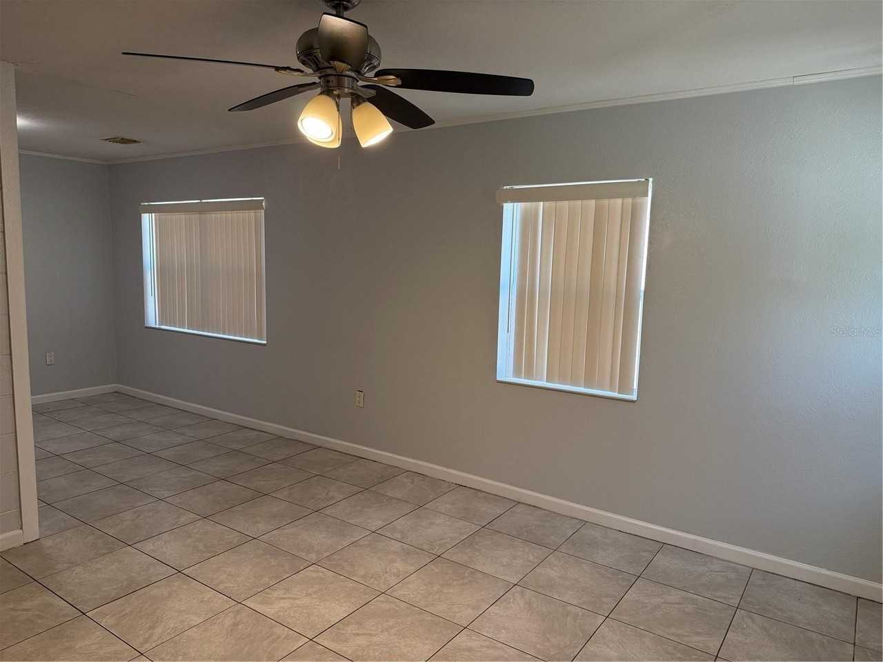 1009 Mccormack St - Photo 2 of 14